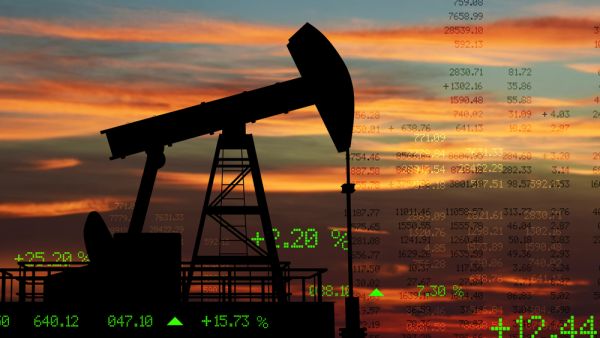 ارتفاع أسعار النفط بعد تراجع الدولار