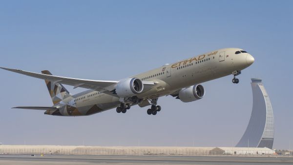  الاتحاد للطيران تتوقع استقبال أكثر من 1.5 مليون مسافر خلال عطلة الشتاء