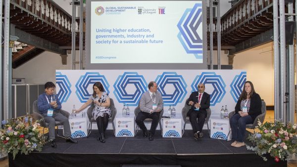 جامعة الإمارات تشارك في الكونجرس العالمي لأهداف التنمية المستدامة في جامعة جلاسجو باسكتلندا