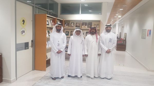 طلبة جامعة الإمارات يرسمون "لوحات وطنية" بمناسبة عيد الاتحاد   