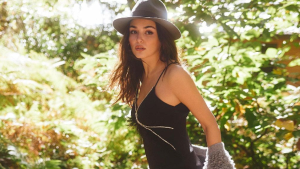 Interviewer offends Hande Erçel's looks