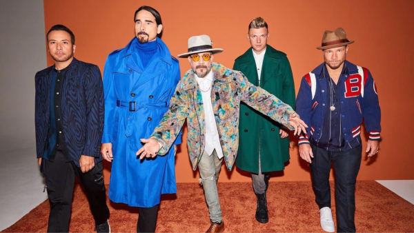 Backstreet Boys sob onstage mourning Aaron Carter