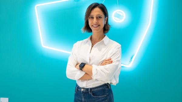 Seham AlHusaini Deliveroo to Give Away KD 250 to Five Lucky Winners as part of “Golden Bucket” KFC Campaign