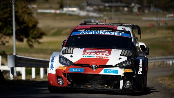 Toyota @ WRC تويوتا جازو للسباقات فريق "تويوتا جازو للسباقات" يعتلي منصة التتويج في رالي اليابان