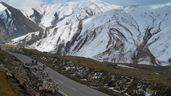 جبال كشمير (أ ف ب)