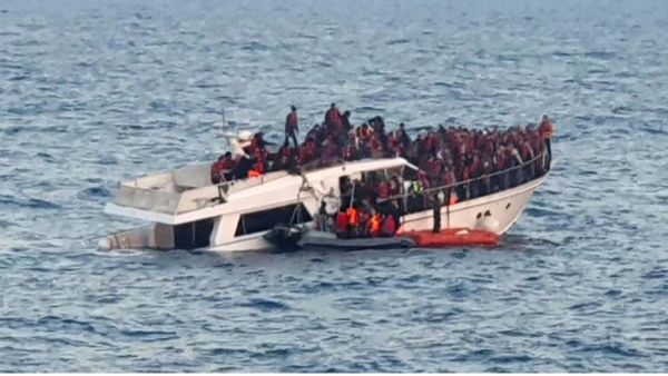 وتقول الامم المتحدة ان 38 زورقاً يحمل أكثر من 1500 شخص غادروا لبنان من طريق البحر خلال العام 2022