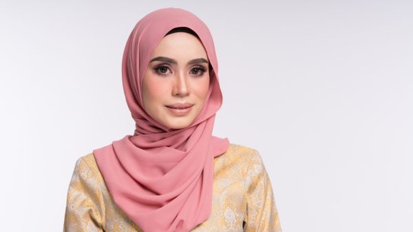 تفسير رؤية خلع الحجاب للعزباء في المنام تفسير رؤية خلع الحجاب للعزباء في المنام