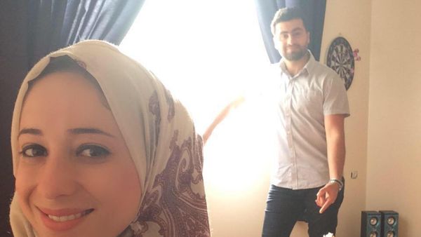 اعلنت سماح سهيل انفصالها عن زوجها الشيف الفلسطيني الشهير  محمد اسبيتة المعروف باسم ابو جوليا