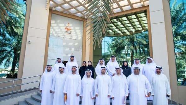 معهد دبي القضائي يحتفي بتخريج 23 منتسباً من أعضاء النيابة العامة في دبي