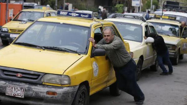 وتشير مصادر البوابة الى ان التيار الكهربائي الذي كان يصل من ساعة الى ساعتين يوميا في دمشق ومحيطها يشهد انقطاعا منذ 6 ايام بشكل متواصل 