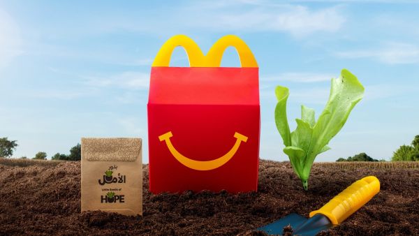 تطلق «ماكدونالدز الإمارات» مبادرة بذور الأمل لتشجيع العائلات على الزراعة