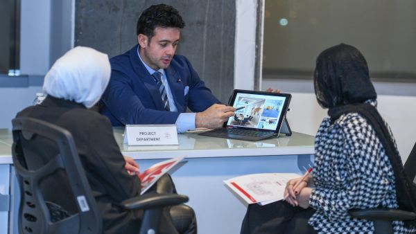 الحمراء تكشف عن مساحاتها المكتبية الجديدة المخصصة للشركات المتوسطة