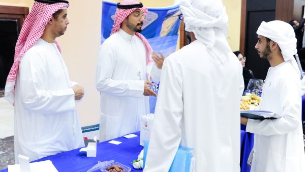خريجو جامعة أبوظبي الأكثر قابلية للتوظيف في دولة الإمارات