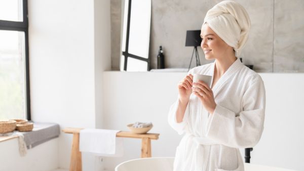 غسيل الشعر: الماء البارد أم الساخن أيهما أفضل؟ 