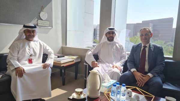 جامعة الإمارات تبحث سبل التعاون مع جامعة السوربون أبوظبي