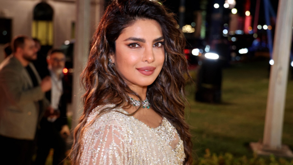Priyanka Chopra dazzles Dubai fashion event 