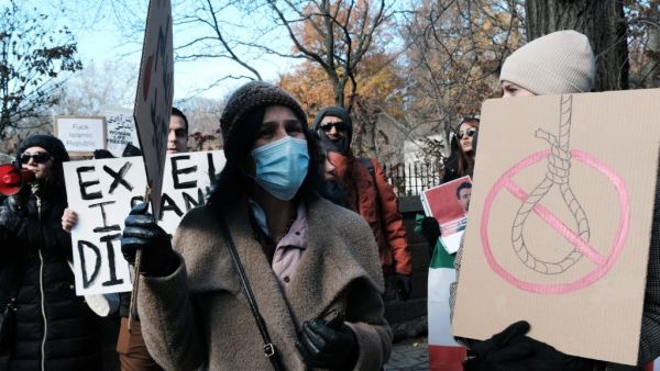 Iranian protester
