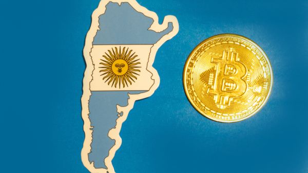 العملات الرقمية هذا الأسبوع: الأرجنتين تصدر عملة مستقرة مربوطة بالدولار الأمريكي