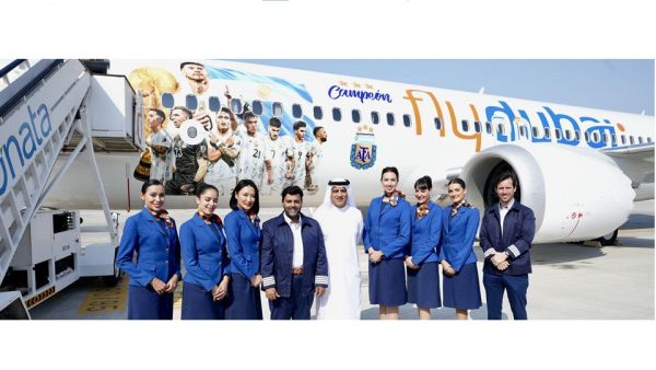 فلاي دبي تحتفل بفوز المنتخب الأرجنتيني بكأس العالم بتصميم مميز لطائرتي ماكس
