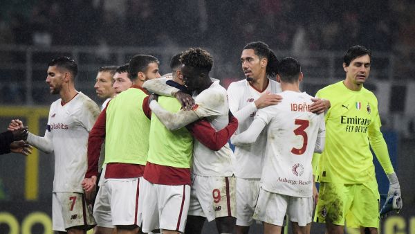روما يواجه فيورنتينا اليوم (المصدر: أ ف ب)
