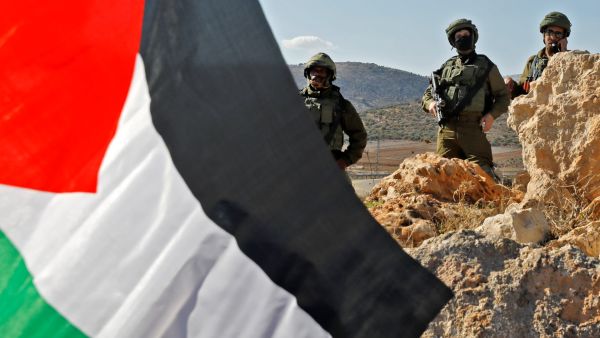 Israeli forces kill Palestinian at Qalandiya refugee camp
