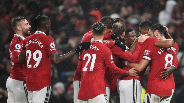 مانشستر يونايتد يتحدى بورنموث اليوم (المصدر: أ ف ب)