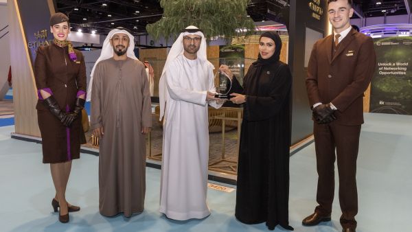 The Environment Agency - Abu Dhabi Bestows Honorary Green Industries Eco-Label Upon Etihad Airways  