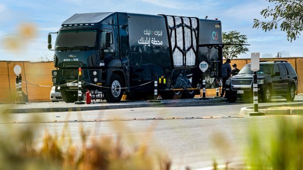 كانت مجموعة اينوك قد كشفت عن افتتاح أحدث محطات "إي لينك" في منطقة موتور سيتي بالقرب من مضمار "كارتدروم" دبي. اينوك لينك تكشف عن نمو كبير لعملياتها خلال العام 2022