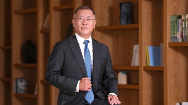 Euisun Chung. Hyundai Motor Group Executive Chair Euisun Chung Named Motortrend Person of the Year, Topping Its 2023 Power List