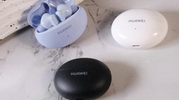 سماعات HUAWEI FreeBuds 5i متوفرة الآن في الكويت