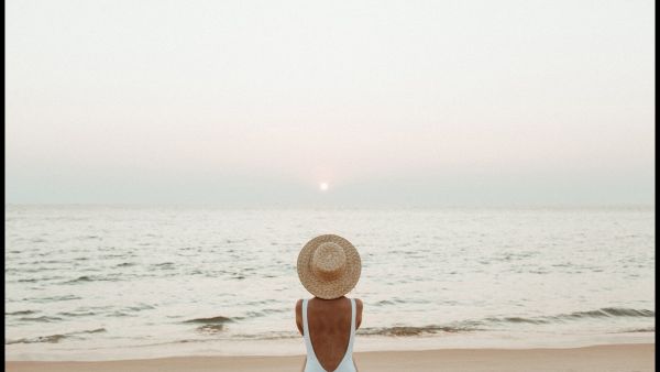  لن تكون هناك قيود على النساء في منتجعات البحر الأحمر