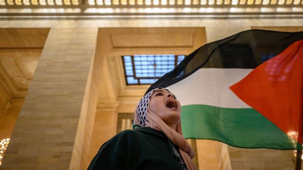 قوات الاحتلال تقتل فلسطينيا في الخليل