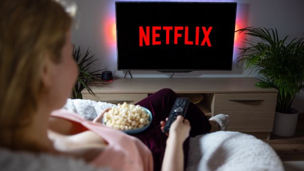 Netflix CEO steps down as base grows