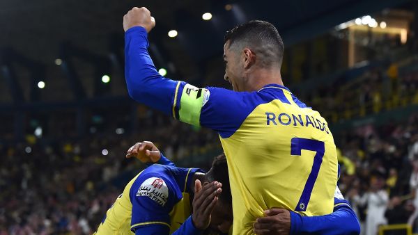 النصر يهزم التعاون (المصدر: أ ف ب)