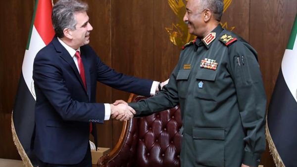 Israeli FM with Sudanese leader 