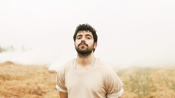 Iranian singer receives first Grammy