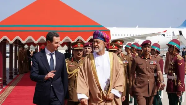 الاسد زار مسقط والتقى بسلطان عمان