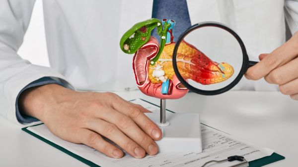 طبيب البوابة: أعراض سرطان القناة الصفراوية والعلاج