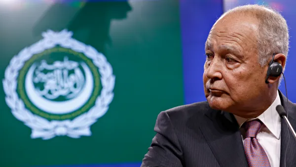 أحمد أبو الغيط ، الأمين العام لجامعة الدول العربية خلال مؤتمر صحفي