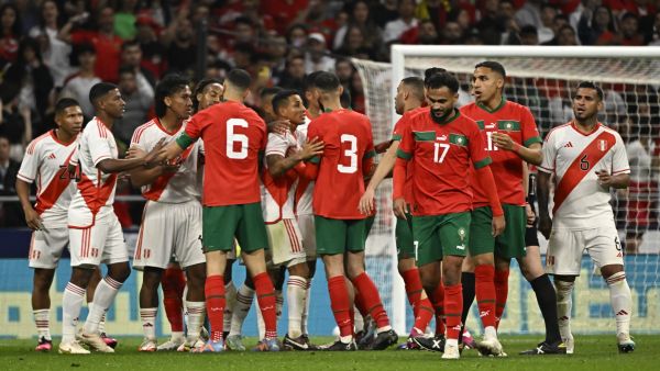 المغرب تكتفي بالتعادل مع بيرو (المصدر: أ ف ب)