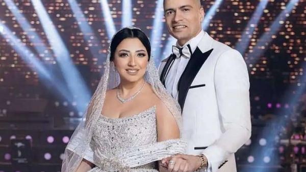 حسن شاكوش و عروسه