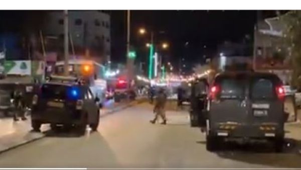 اعلنت هيئة البث الاسرائيلية ان المصابين ثلاثة 