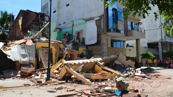 At least 14 kills of earthquake in Ecuador 