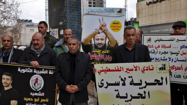 2000 اسير فلسطيني استعدو للالتزام بالاضراب عن الطعام