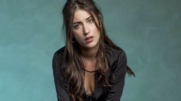 Hazal Kaya shares 1st photo of her daughter