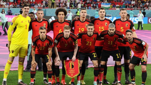 Belgium's players pose for a group picture during the Qatar 2022 World Cup Group F football match between Croatia and Belgium at the Ahmad Bin Ali Stadium in Al-Rayyan, west of Doha on December 1, 2022. (Photo by JACK GUEZ / AFP)