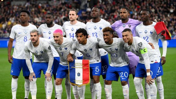France's players pose ahead of the UEFA Euro 2024 qualification football match between France and Netherlands at the Stade de France in Saint-Denis, north of Paris, on March 24, 2023. (Photo by FRANCK FIFE / AFP)