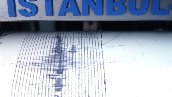 New quake hits Turkey near Istanbul 