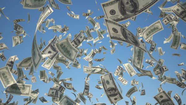Russian threw half a million dollars from window