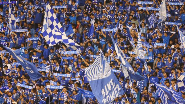 الهلال يتحدى أوراوا اليوم (المصدر: أ ف ب)